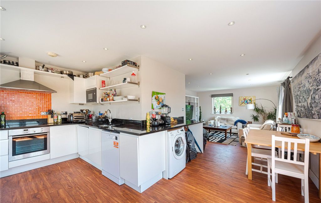 Property photo 2 of 11 Picture No. 01