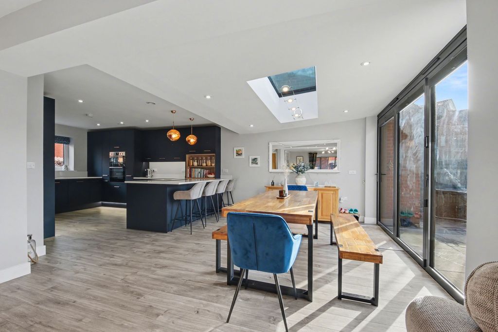 Property photo 2 of 22