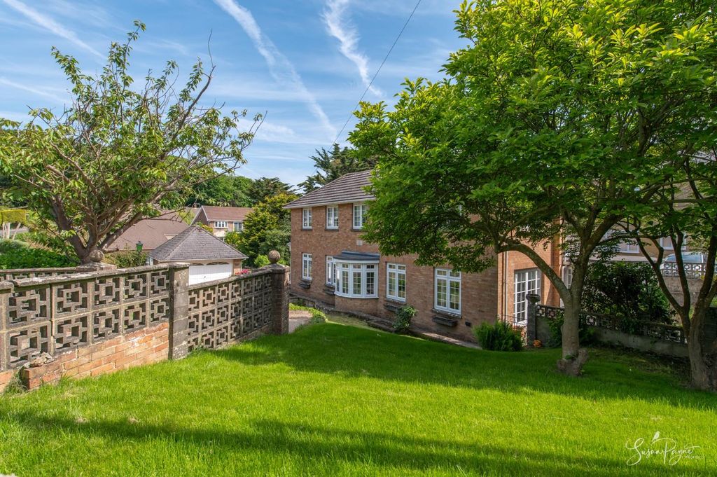 Property photo 1 of 37 Welcome To 34 Chatsworth