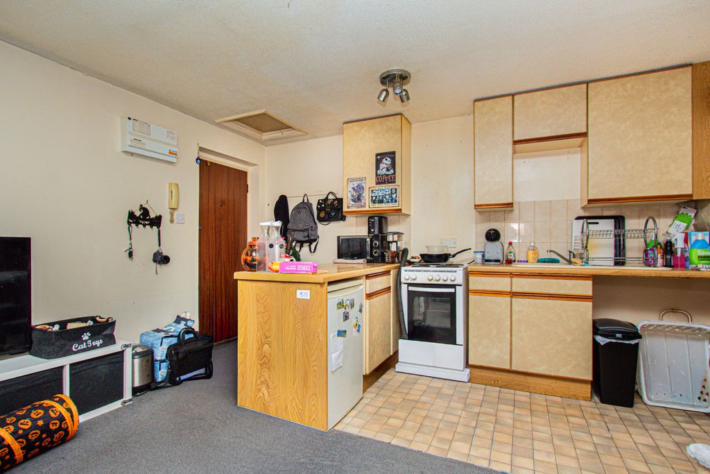 Additional image 9 of 1 bed flat for salePark Road, Irthlingborough NN9