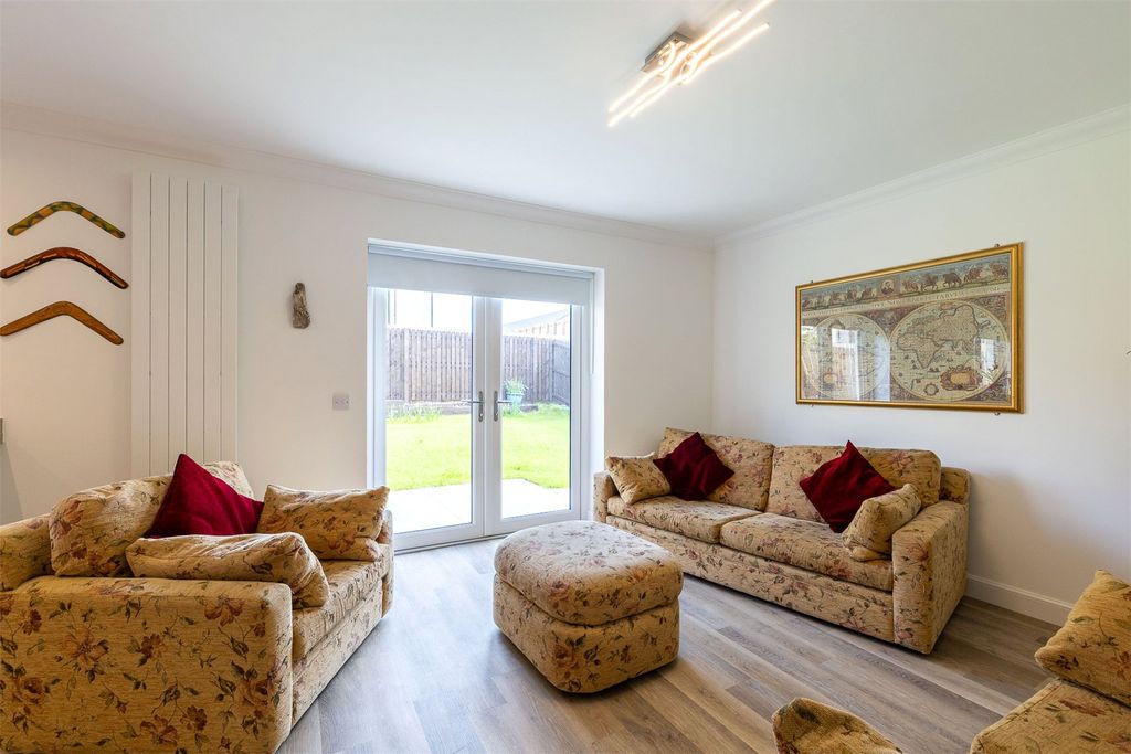 Property photo 2 of 27 Picture No. 08