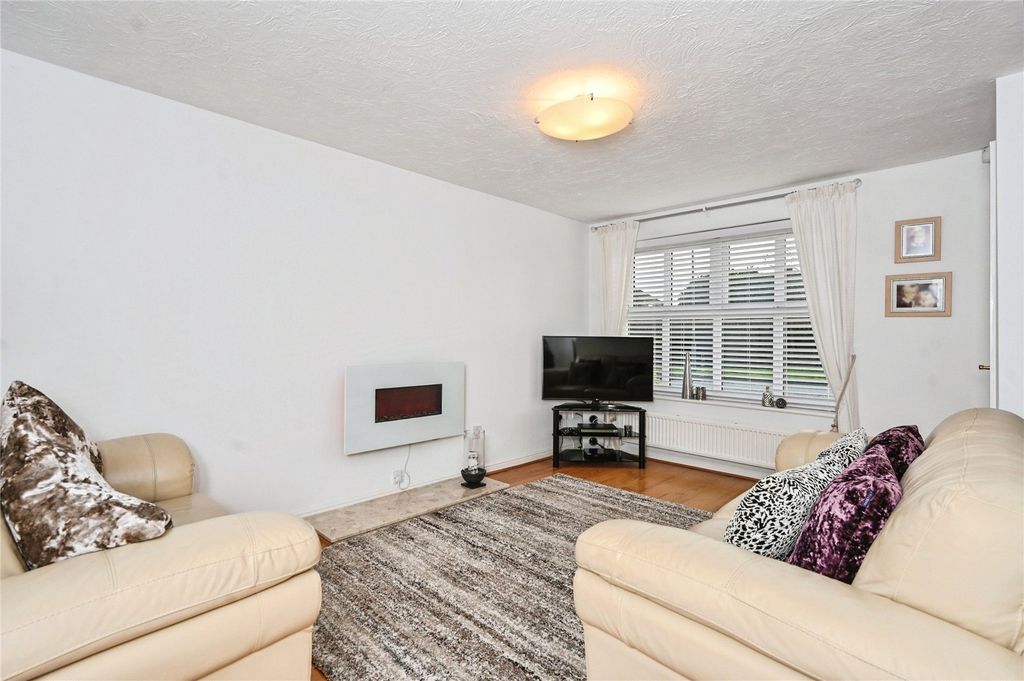 Property photo 2 of 26 Living Room