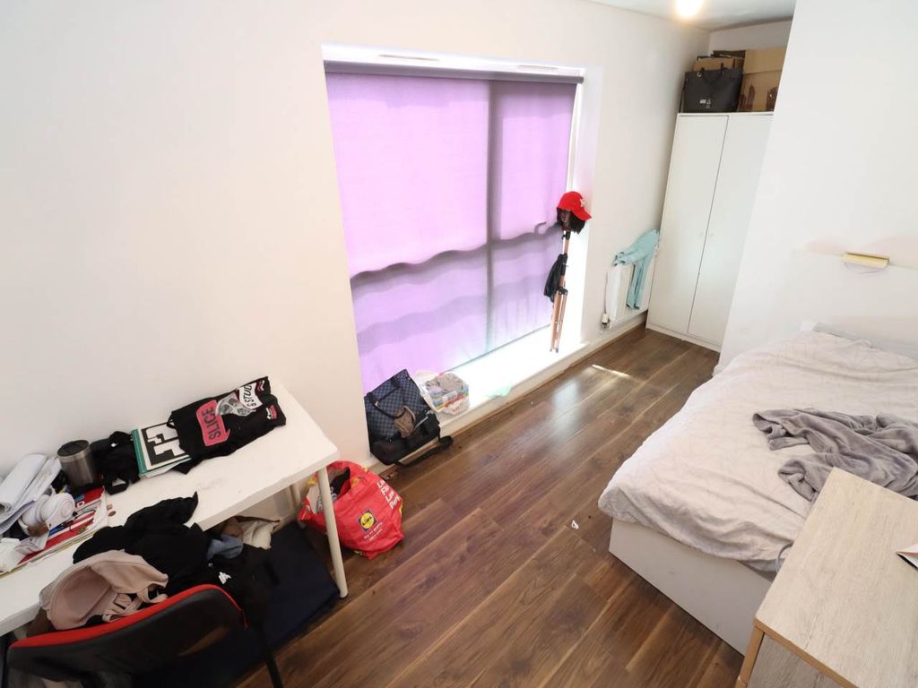 Property photo 3 of 6 5A0d4Ccd-1B2B-49F9-A8c6-8624E16c7013