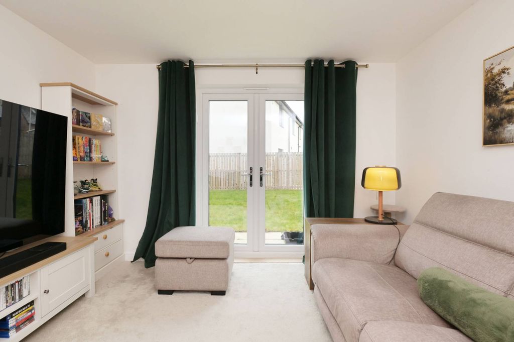 Property photo 3 of 30