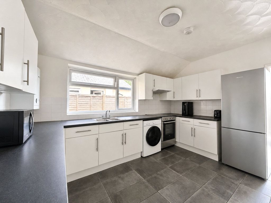 Property photo 2 of 10 Picture No. 13