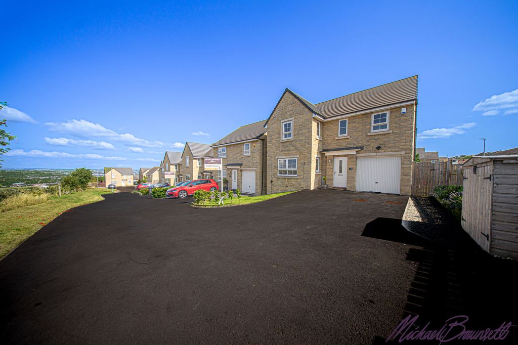 Property photo 1 of 32