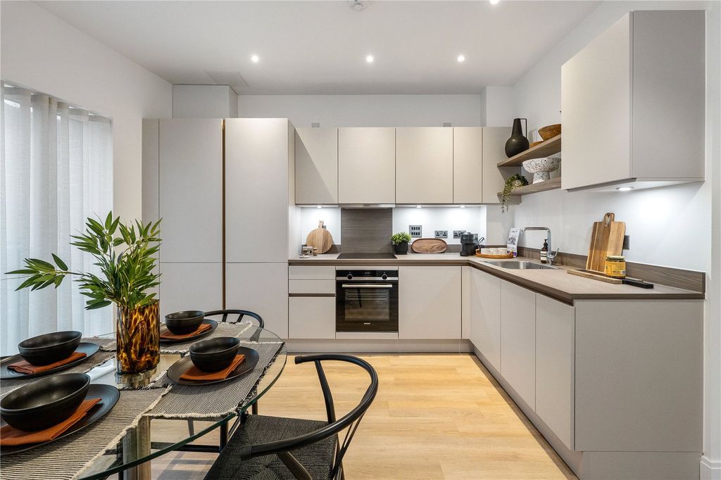 Property photo 3 of 19 Living/Kitchen