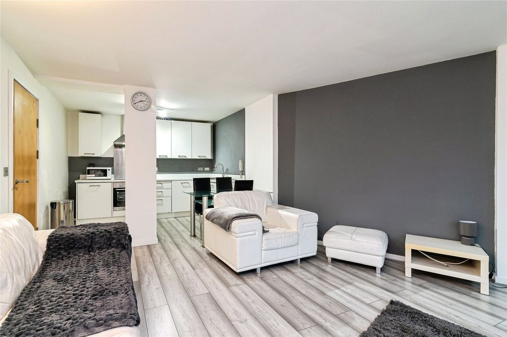 Property photo 3 of 22 Picture No. 07