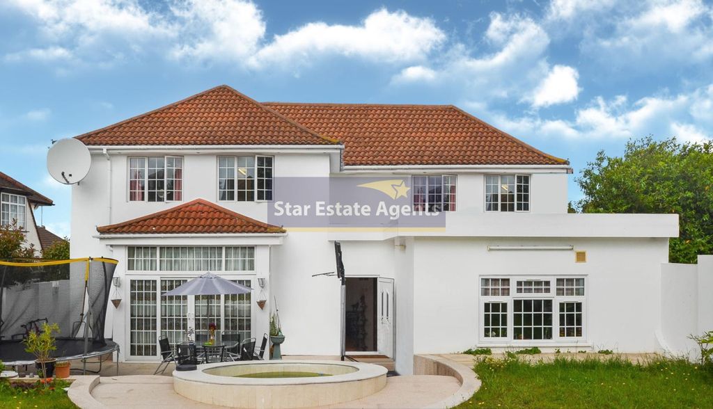 Property photo 3 of 20 W 44.Jpeg