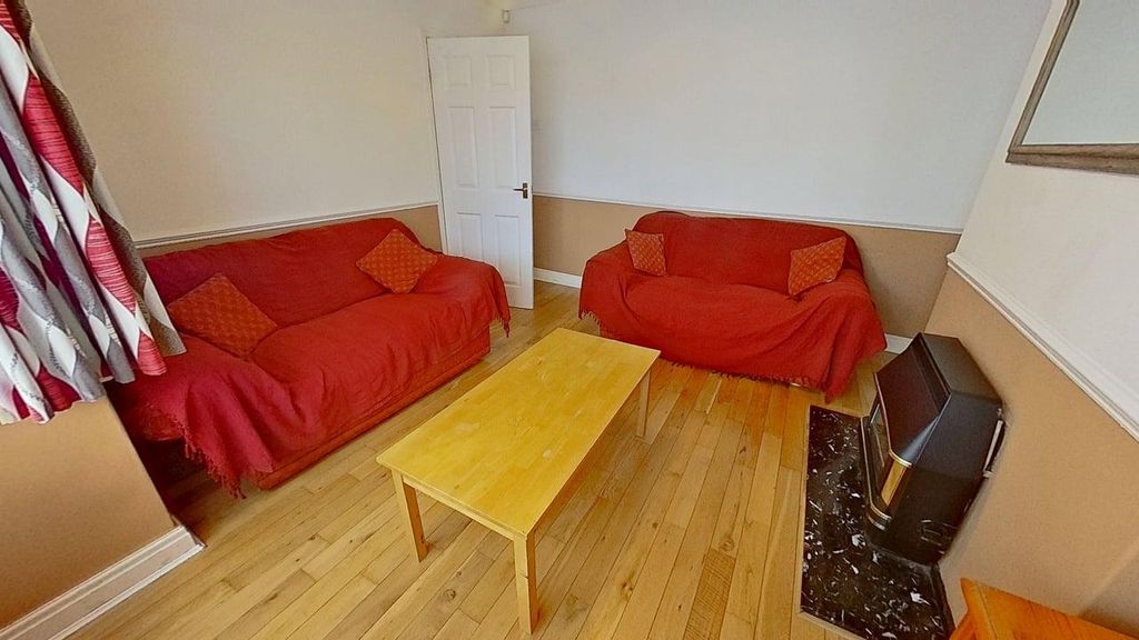 Property photo 2 of 11 Kelso-Gardens-01202026_101037