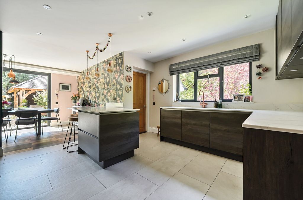 Property photo 3 of 17 7-681Bbfc8A535c-1...
