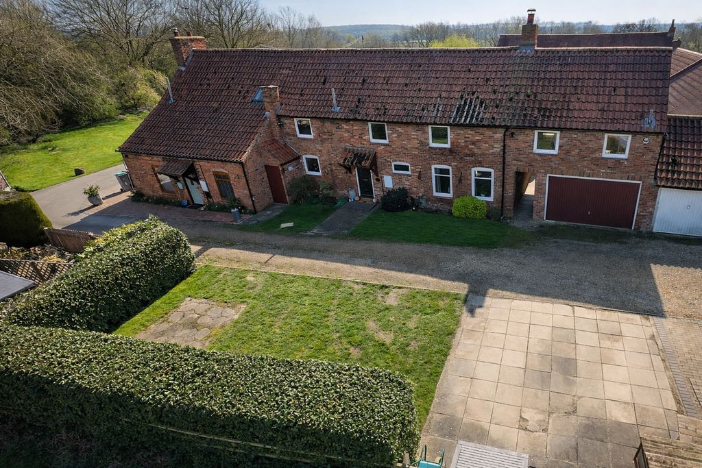 Property photo 2 of 26 Sycamore 12