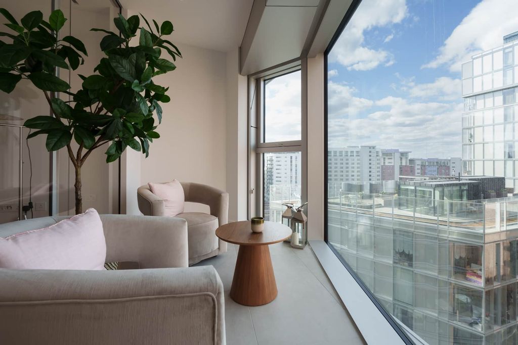 Property photo 1 of 2