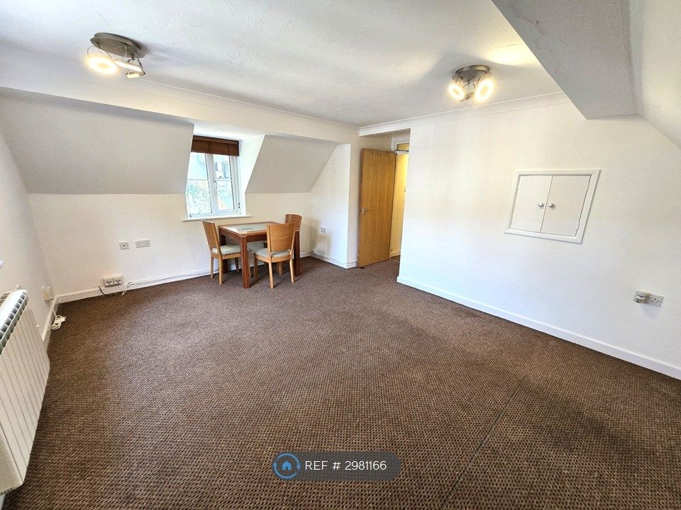 Property photo 2 of 21 Lounge