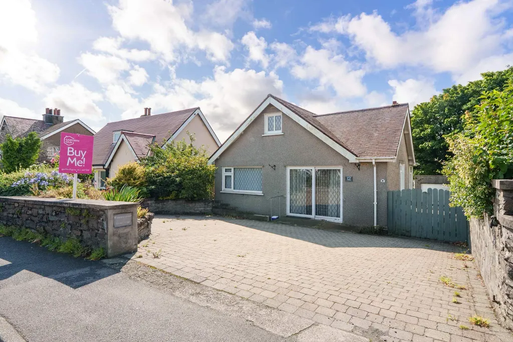 Property photo 1 of 18