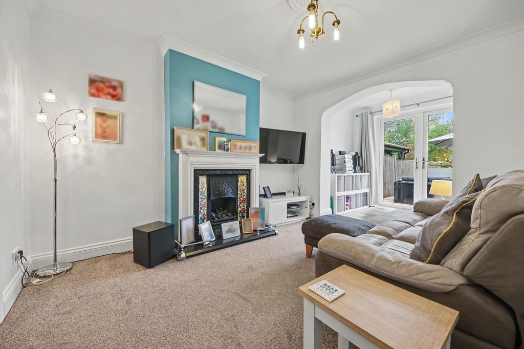 Property photo 2 of 17