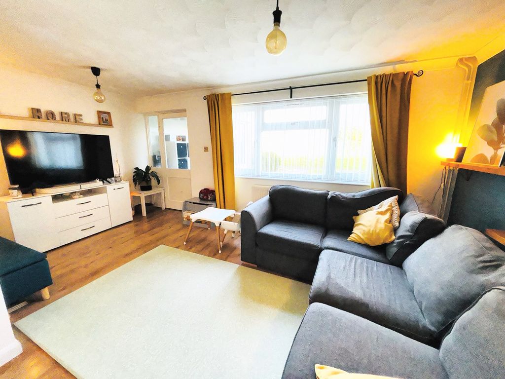 Property photo 3 of 15 Living Room