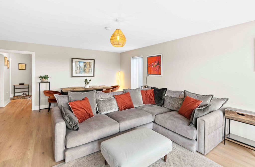 Property photo 2 of 19 Lounge/Diner