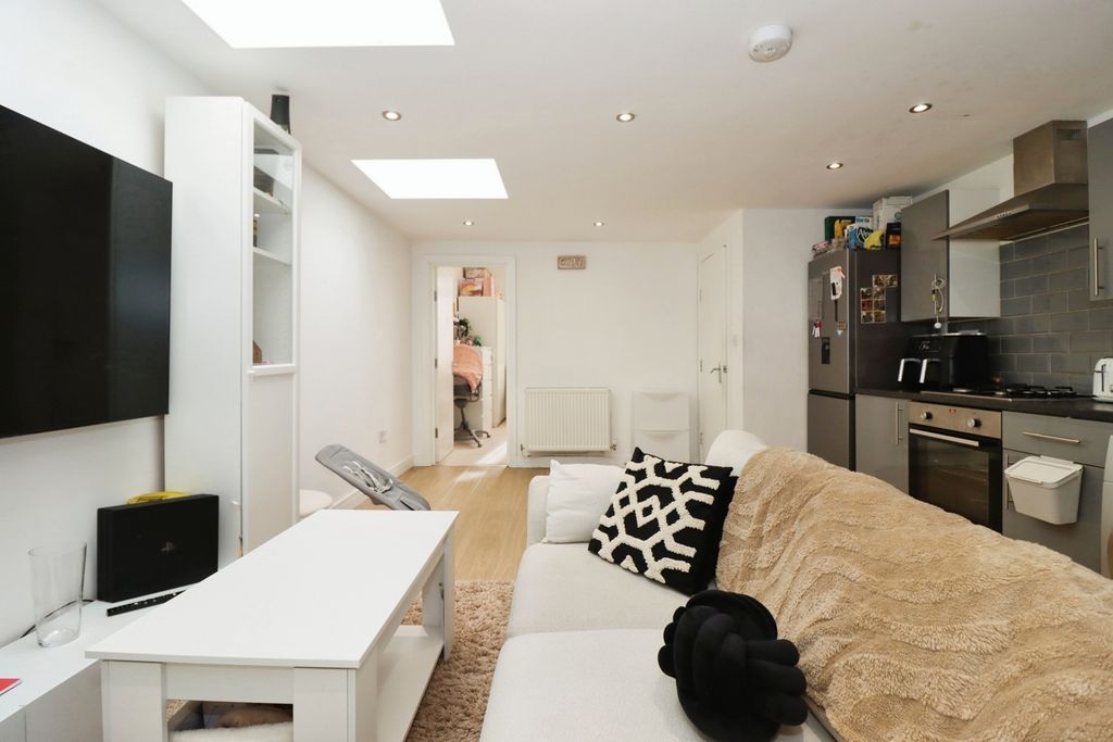 Property photo 2 of 13 Pbox-Img.Jpg