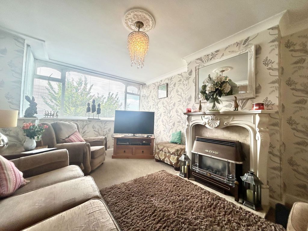 Property photo 3 of 21