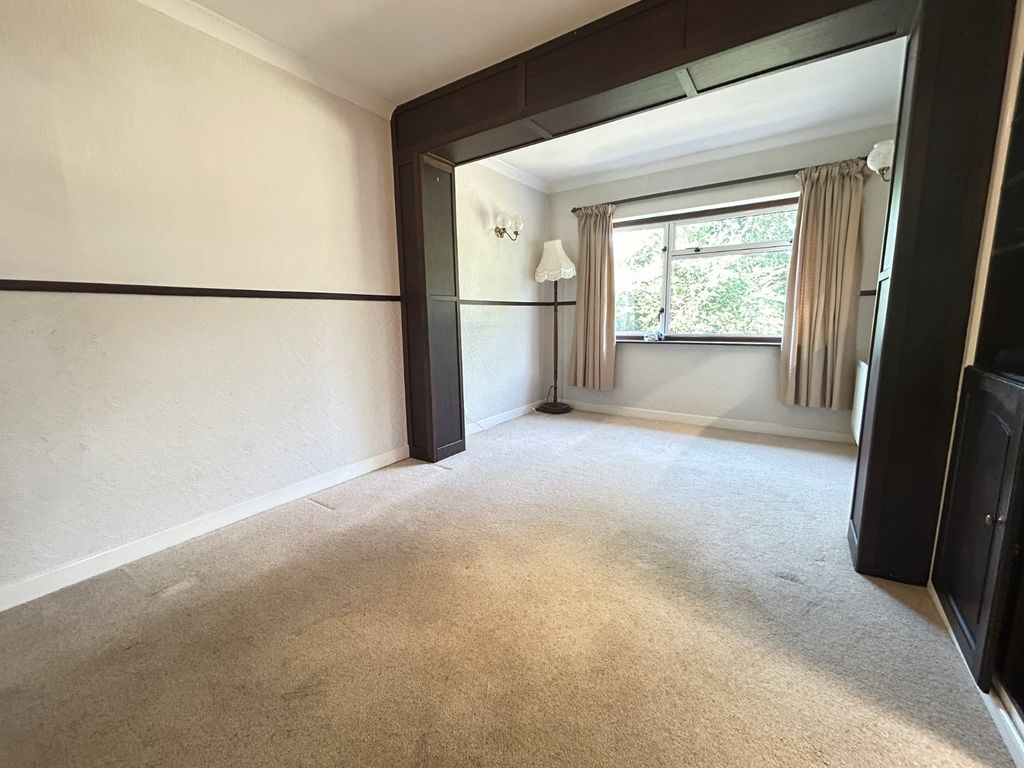 Property photo 3 of 21 Dining Room