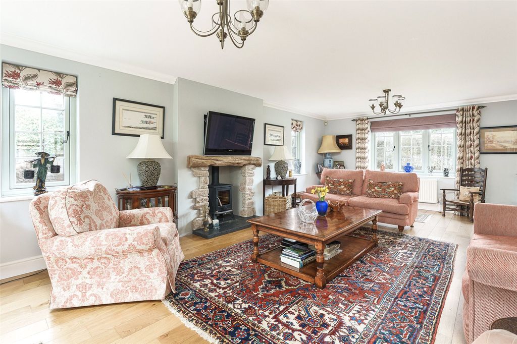 Property photo 2 of 42 Picture No. 19