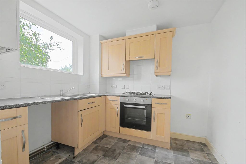 Property photo 3 of 8 Kitchen.Jpg