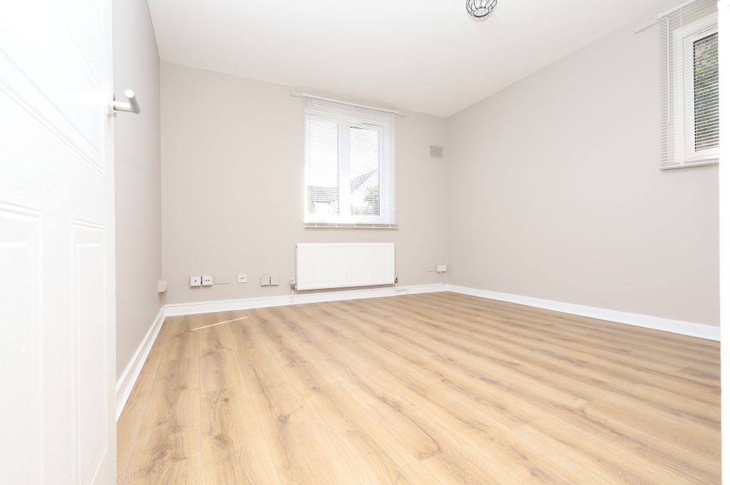 Property photo 1 of 3