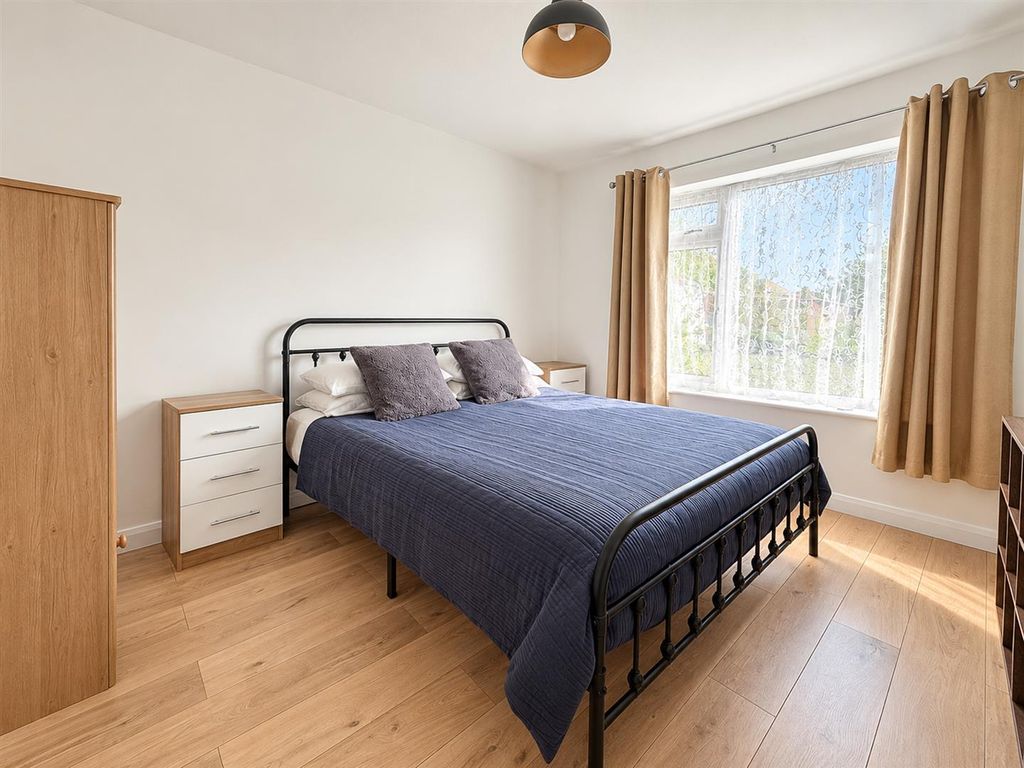Property photo 2 of 6 Bedroom 1