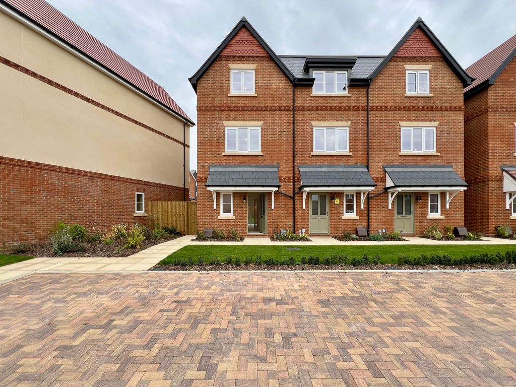 Property photo 1 of 25