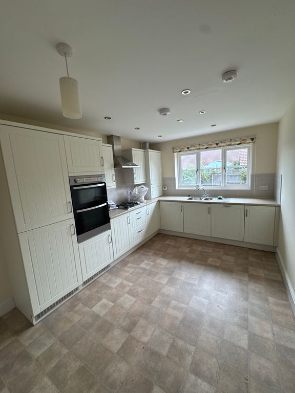 Property photo 2 of 3
