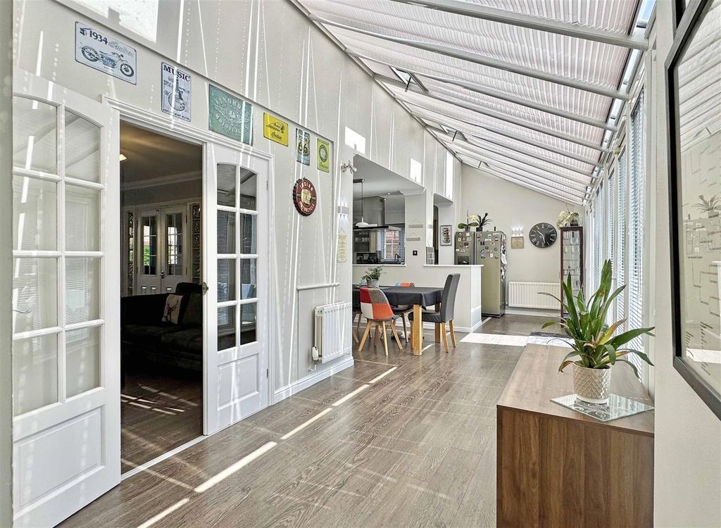 Property photo 3 of 34 Atrium.Jpg