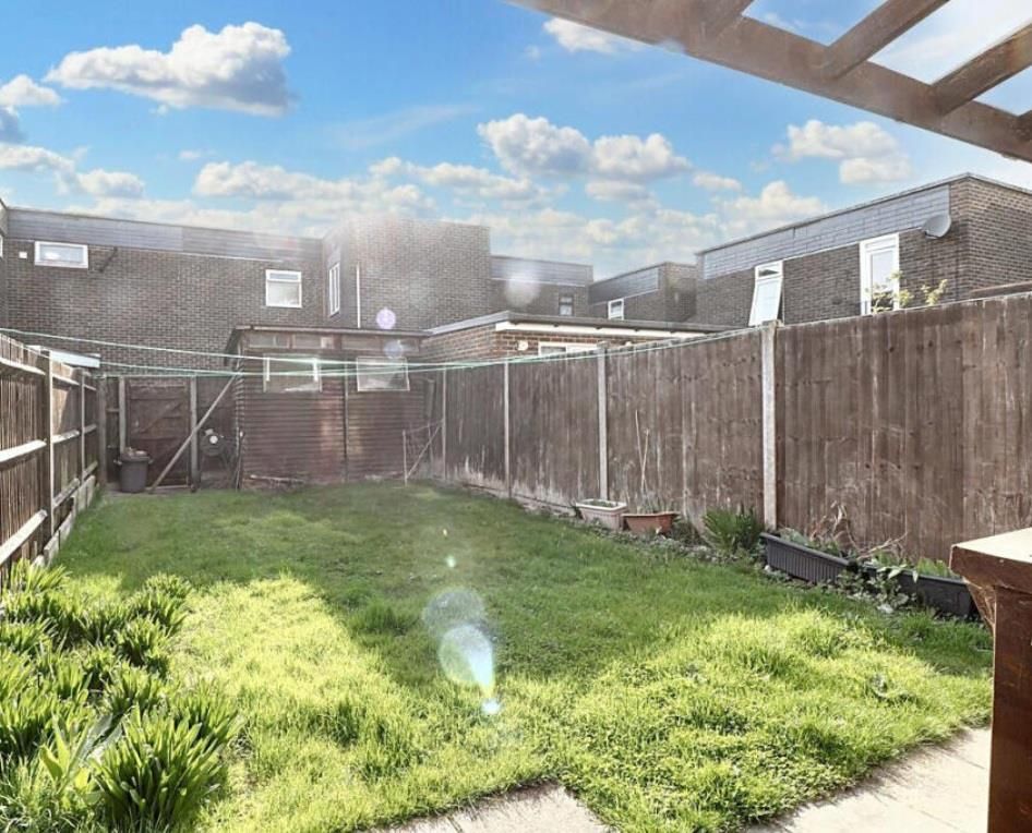 Property photo 2 of 8