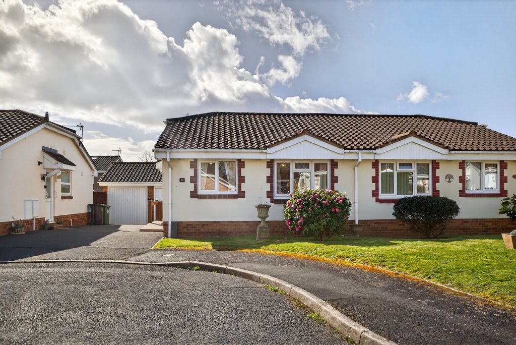 Property photo 1 of 9 Front (2)