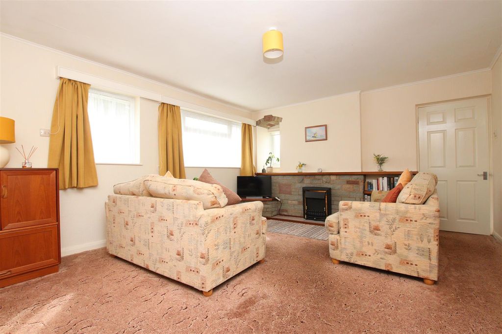 Property photo 2 of 13 Living Room.Jpg