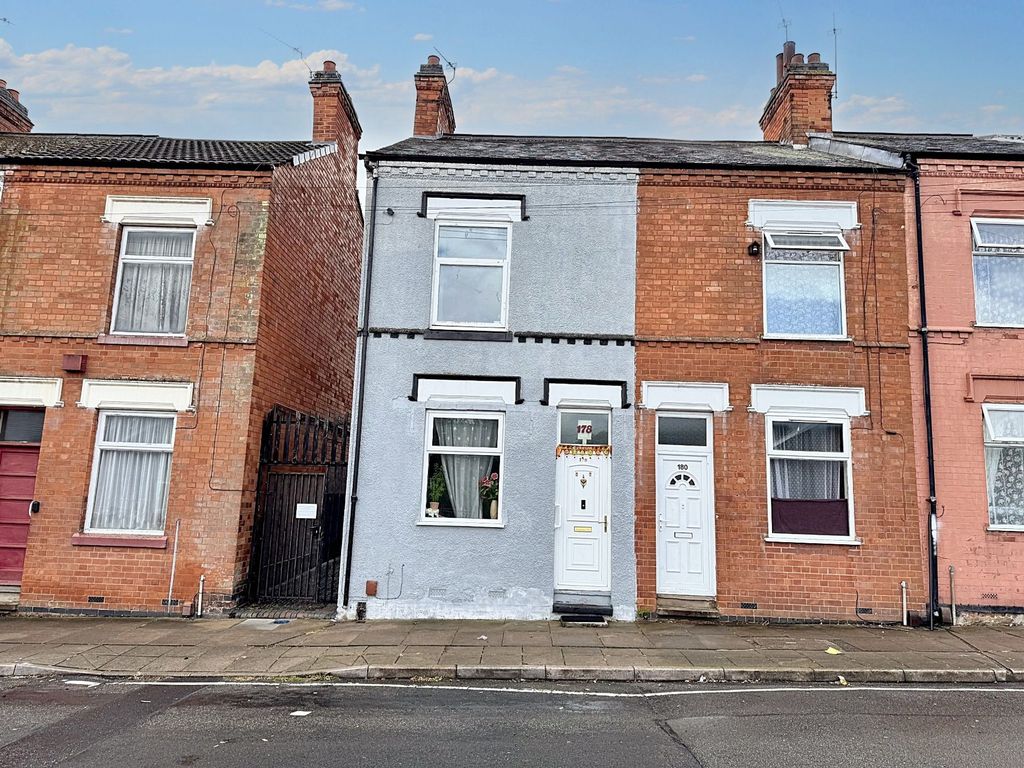 Property photo 1 of 12