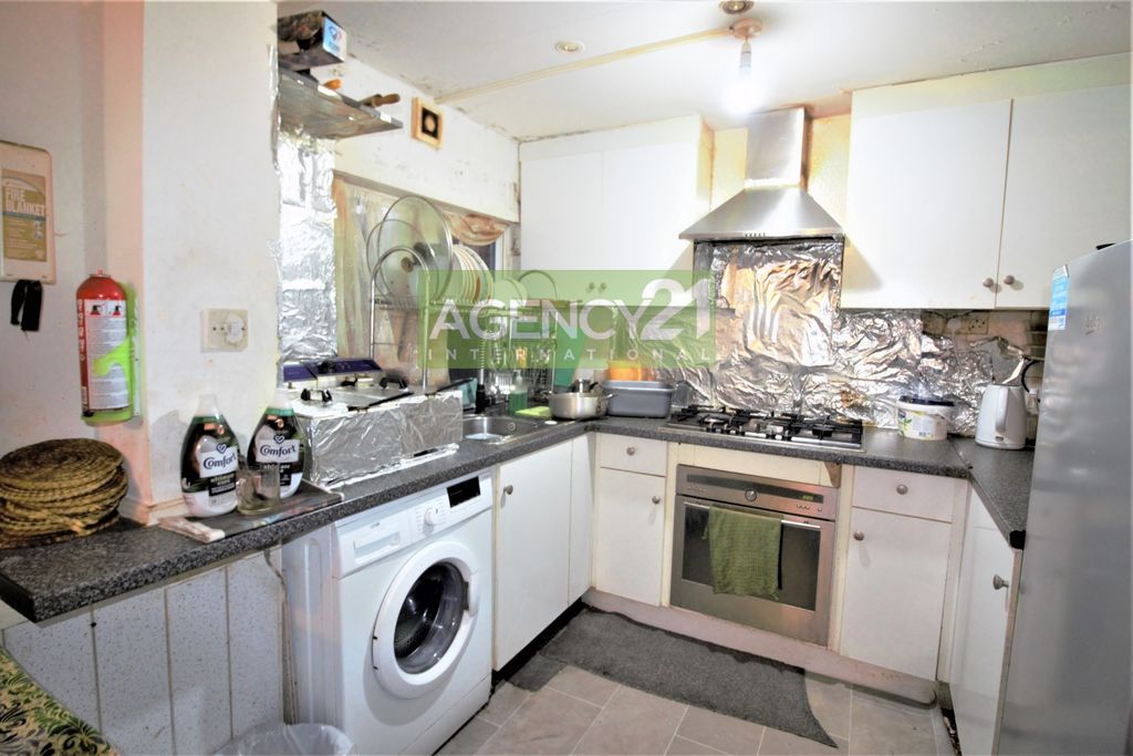 Property photo 2 of 11 Photo 4