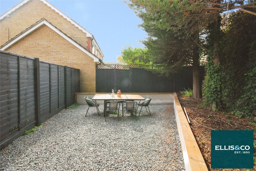 Property photo 3 of 22 Picture No. 07