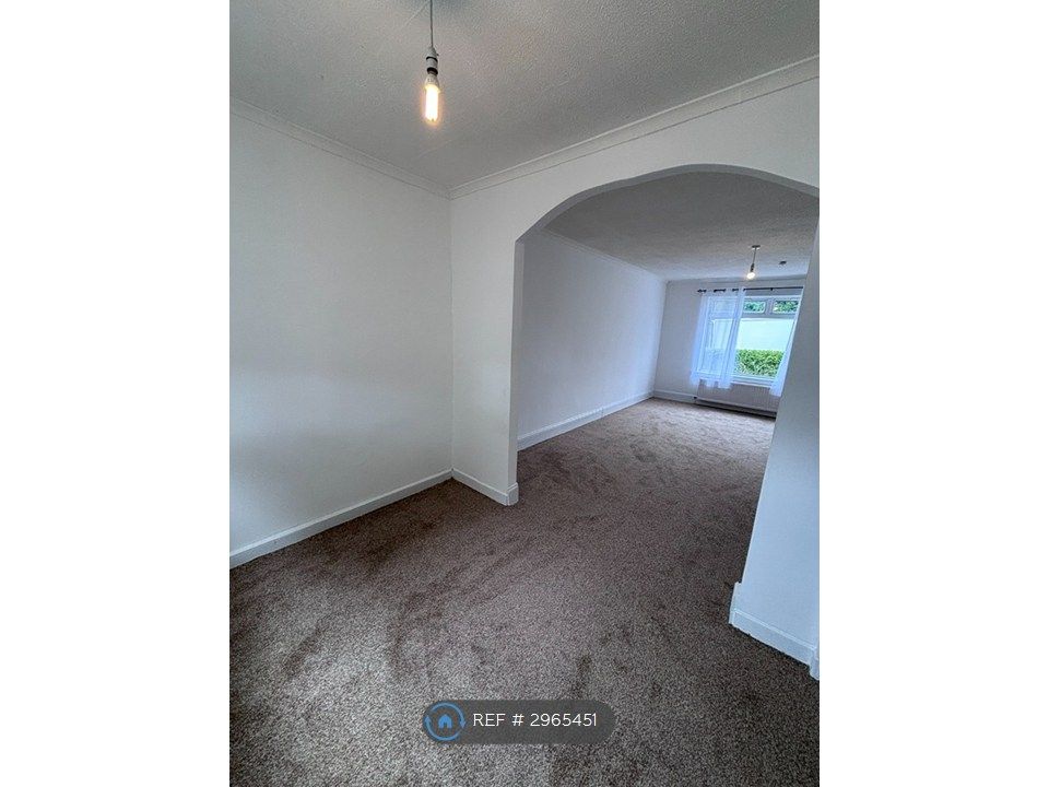 Property photo 2 of 13 Dining / Living