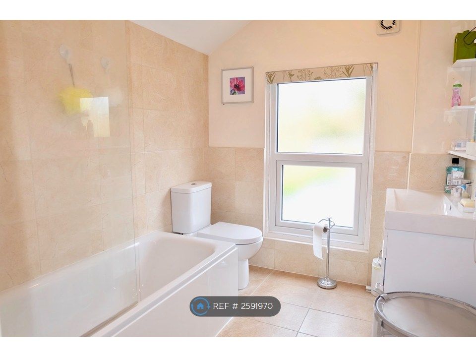Property photo 3 of 8 Bathroom
