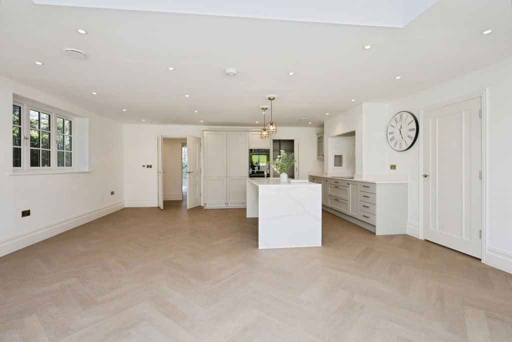 Property photo 2 of 26 Pbox-Img.Jpg