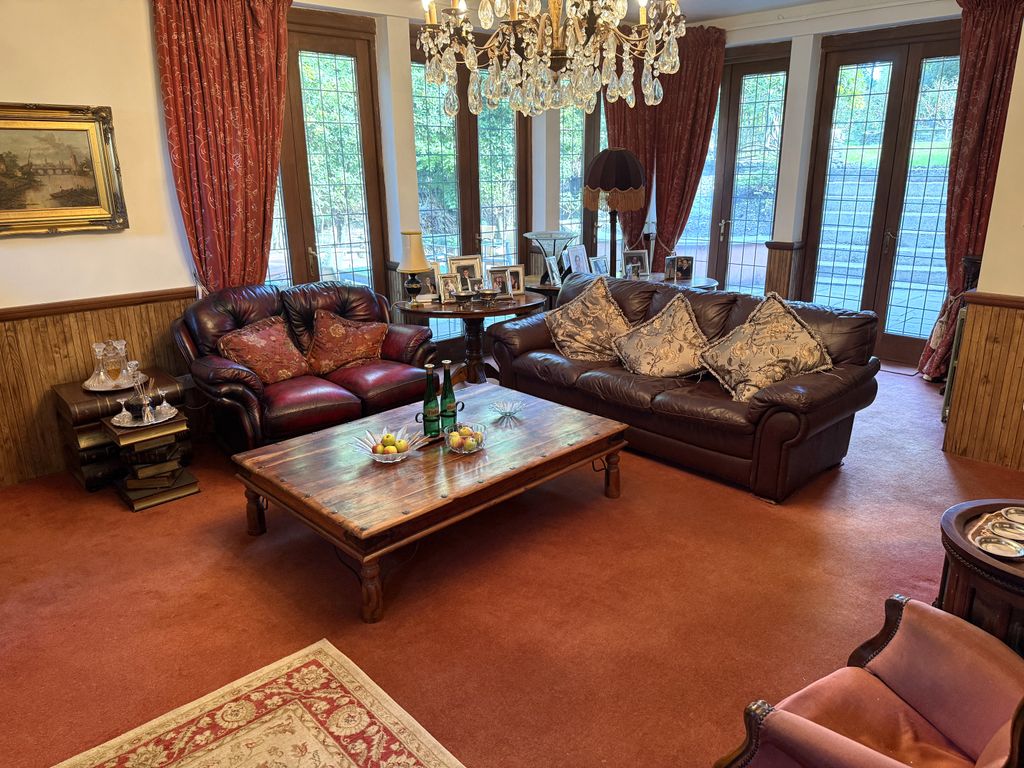 Property photo 2 of 43