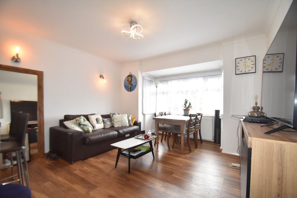 Property photo 3 of 11 Living/Dining Room