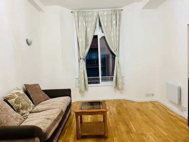 Property photo 1 of 6 Sitting Room