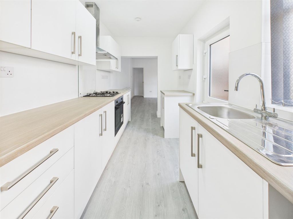 Property photo 1 of 14 Kitchen