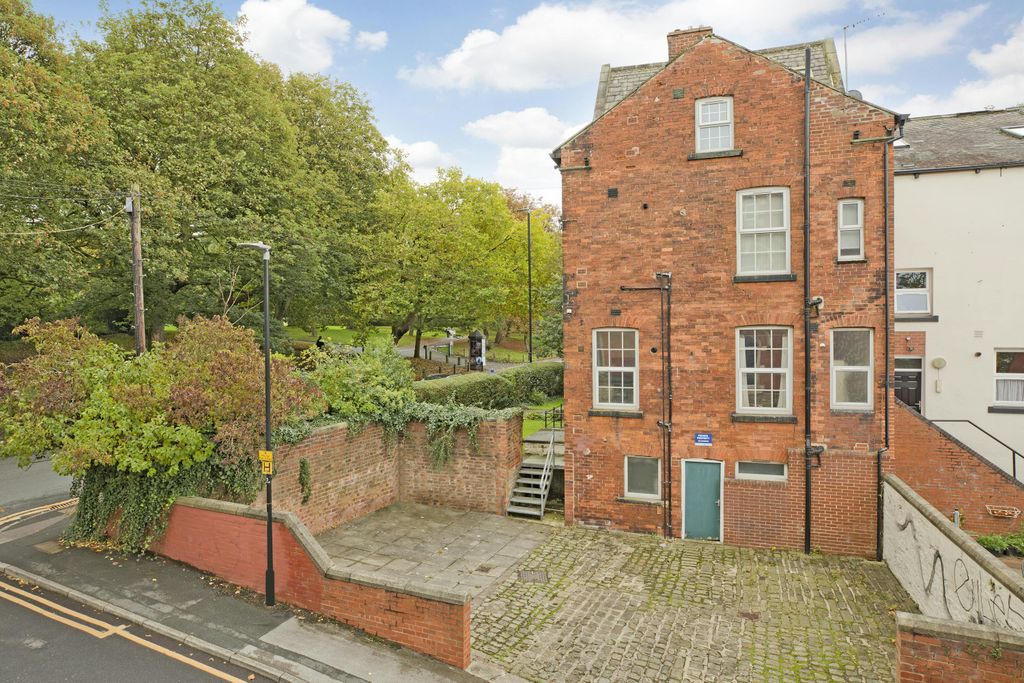 Property photo 2 of 17 Img_8208.Jpg