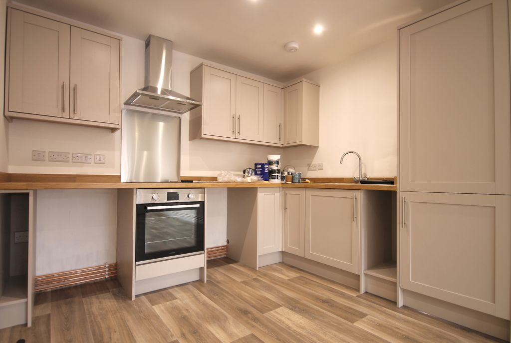 Property photo 3 of 5 Kitchen