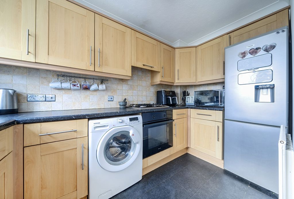 Property photo 3 of 9 1406288-20-697B8d...