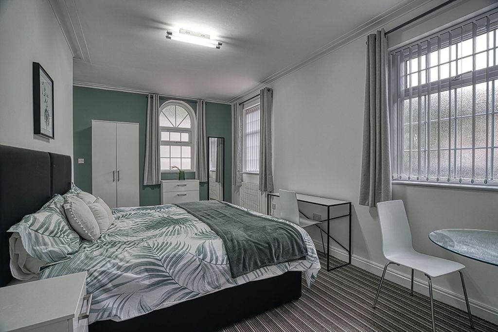 Property photo 1 of 24 Room 1