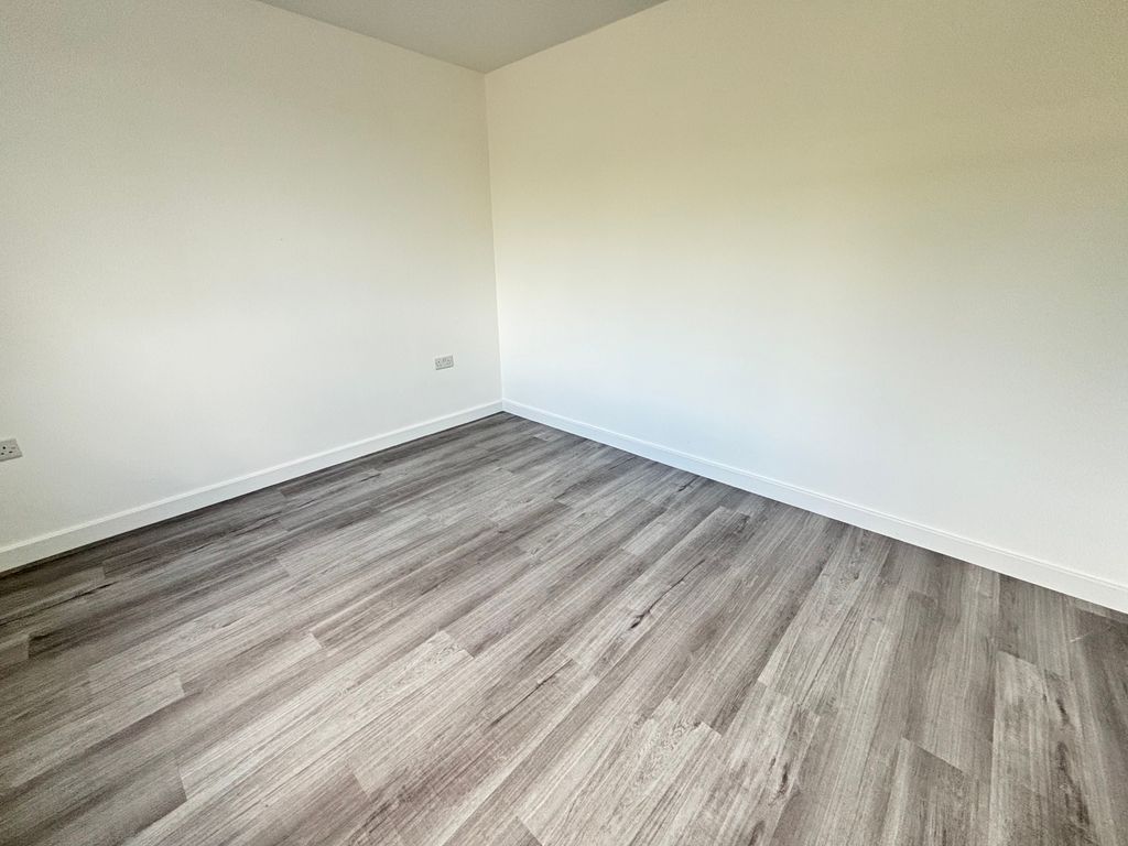 Property photo 3 of 14 Image